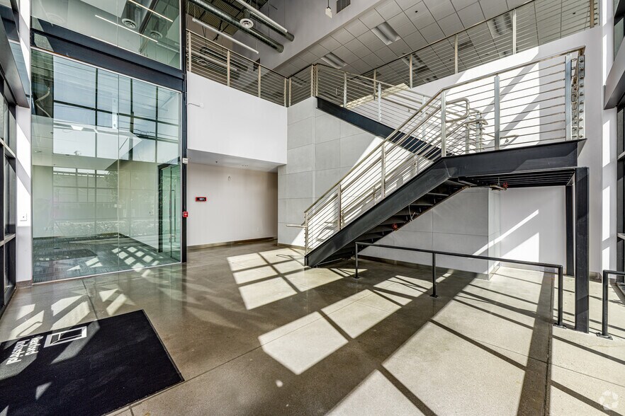 More Photos Of 415 S Motor Ave, Azusa Warehouse For Sale