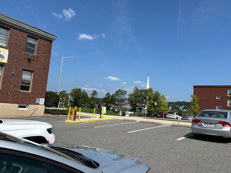 More Photos Of 35 Harvard St, Worcester Office For Lease