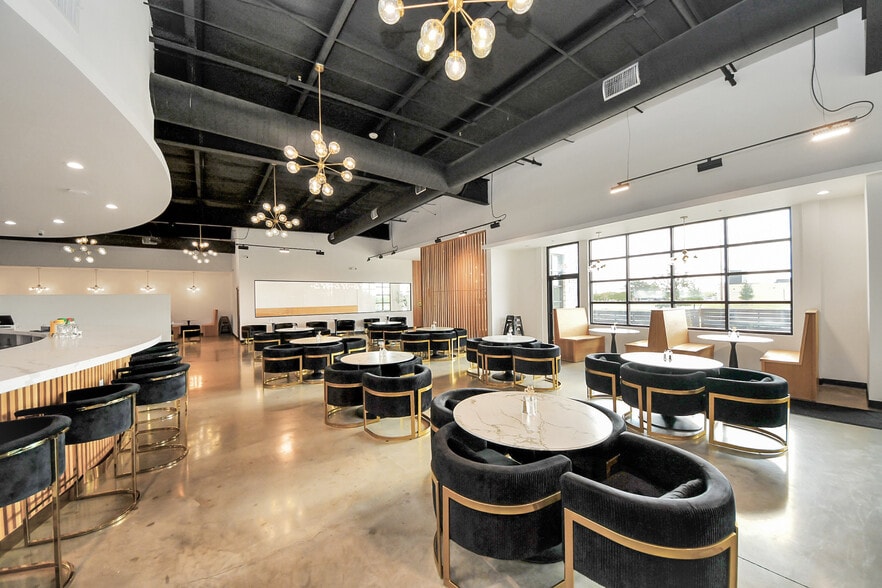 More Photos Of 30625 Kingsland Blvd, Brookshire Storefront For Sale