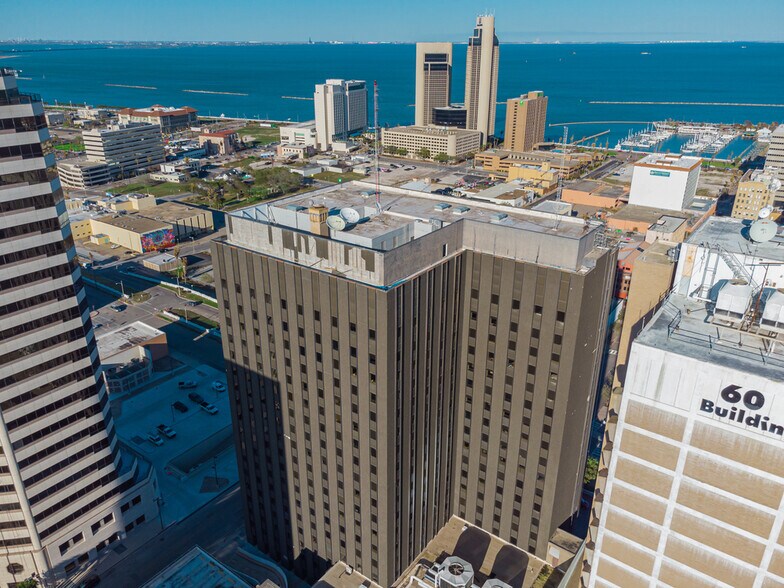 More Photos Of 615 N Upper Broadway St, Corpus Christi Office For Sale