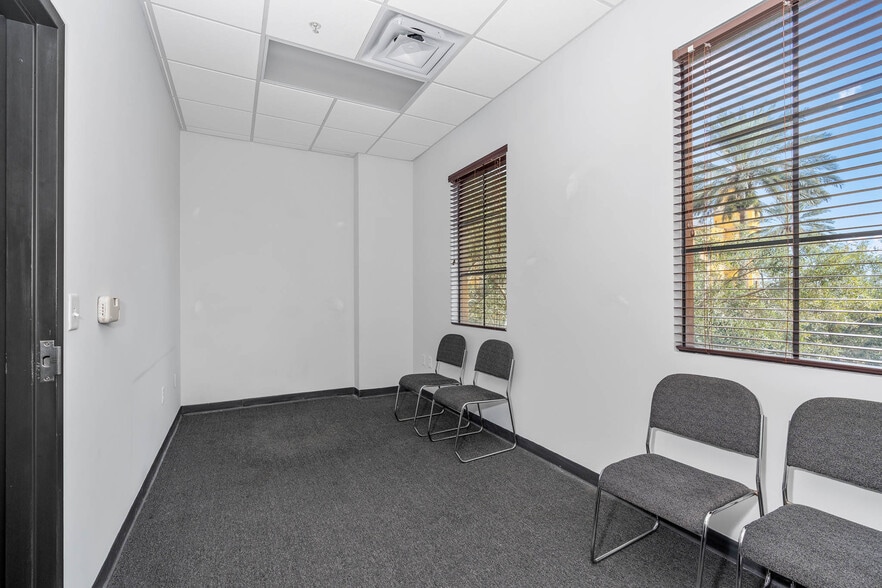 More Photos Of 7065 Westpointe Blvd, Orlando Medical For Sale