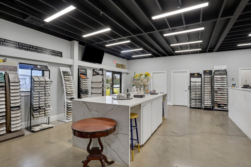 More Photos Of 1385 English St NW, Atlanta Warehouse For Sale