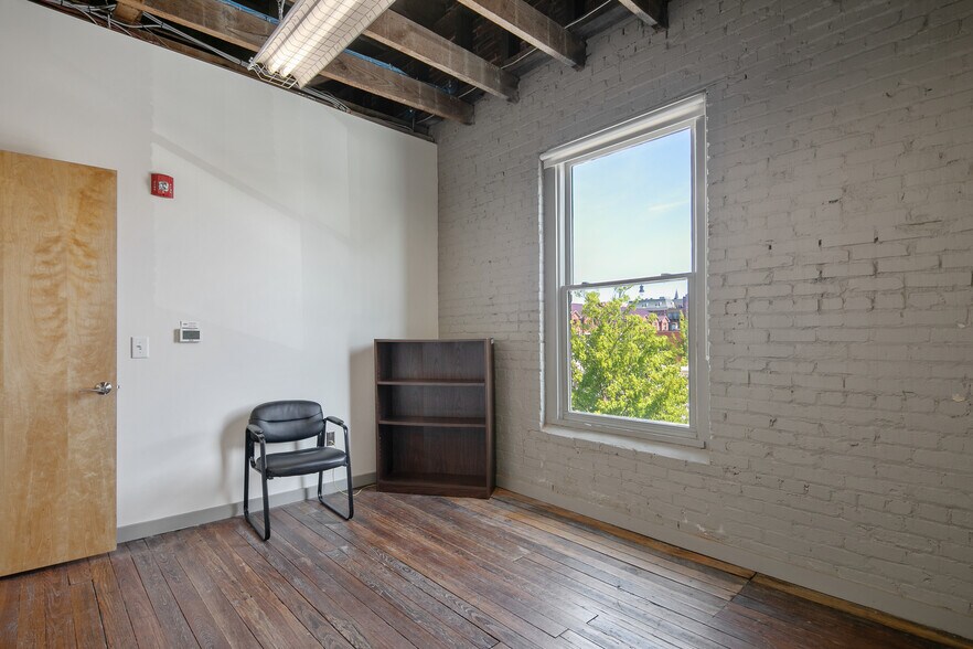 More Photos Of 159 Maxwell St, Fayetteville Office Residential For Sale
