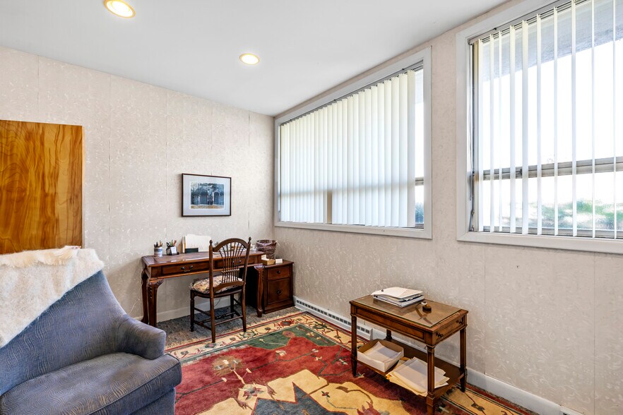 More Photos Of 125 High St, Taunton Office For Sale