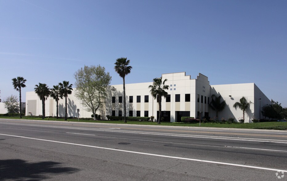 More Photos Of 4225 Etiwanda Ave, Jurupa Valley Manufacturing For Lease