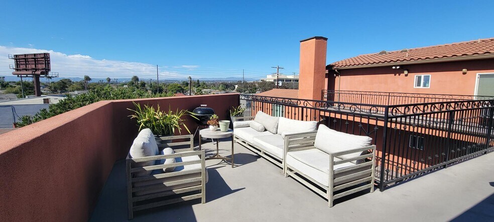 More Photos Of 8732 Reading Ave, Los Angeles Apartments For Sale