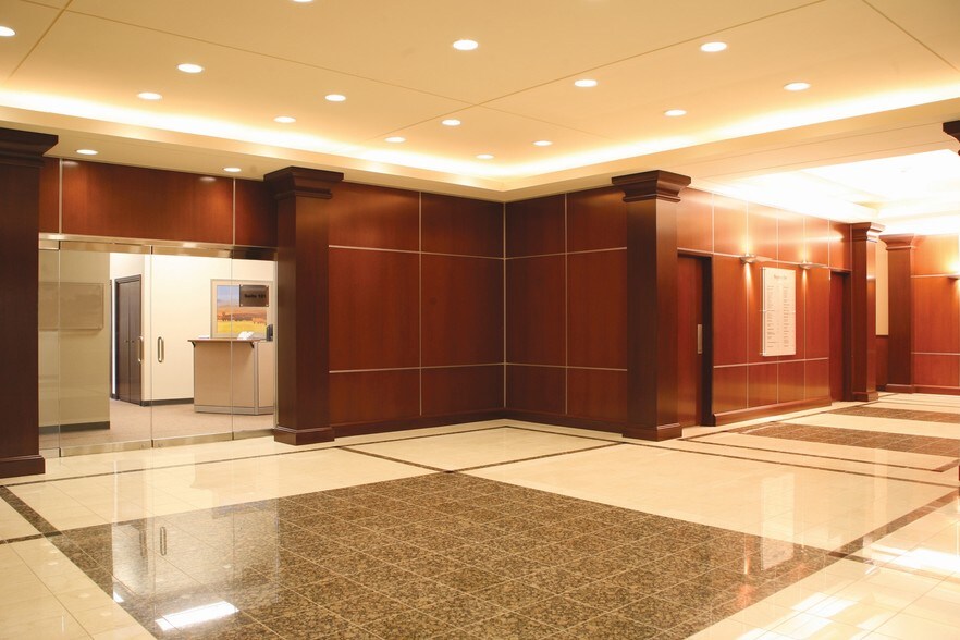 More Photos Of 10050 Regency Cir, Omaha Loft Creative Space For Lease