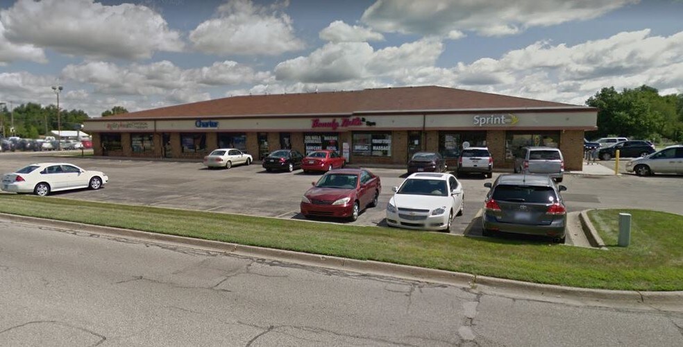 More Photos Of 380 Oaks Xing, Plainwell Freestanding For Lease