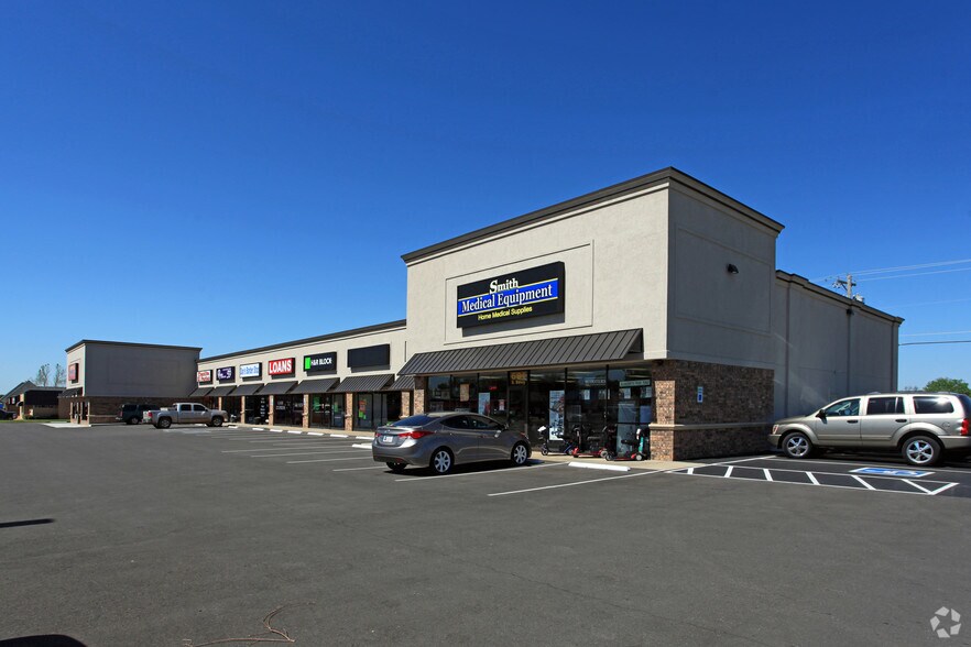 More Photos Of 601-617 S Broadway, Edmond Freestanding For Lease