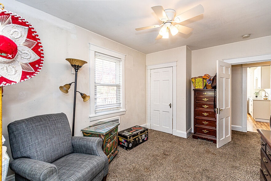 More Photos Of 404 Allegheny Ave, Towson Office For Sale