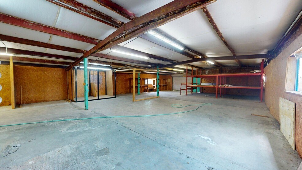 More Photos Of 1602 FM 1431, Marble Falls Showroom For Lease