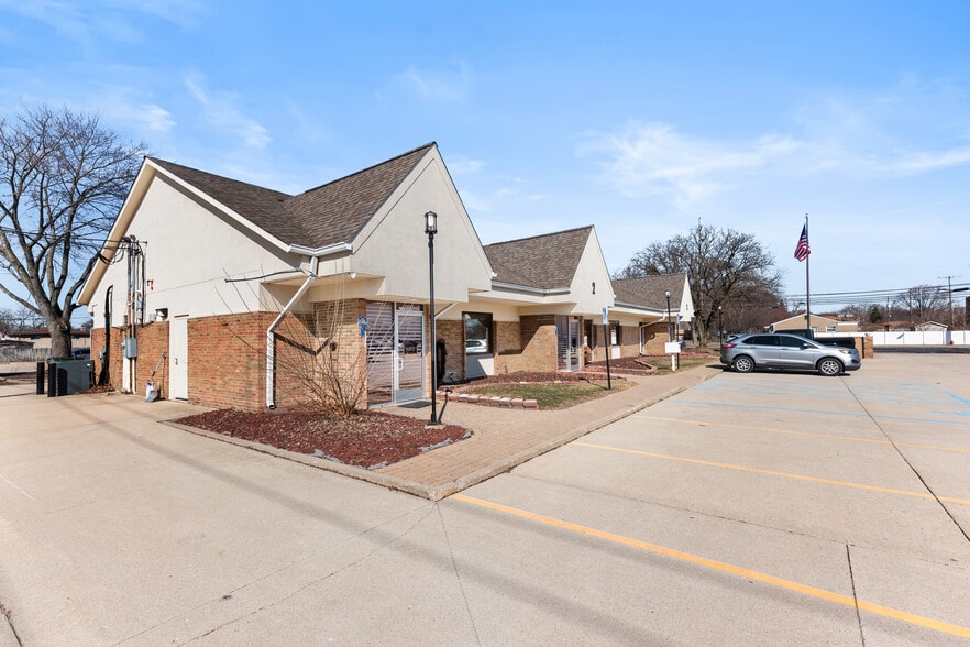 Primary Photo Of 1190 E Twelve Mile Rd, Madison Heights Medical For Sale