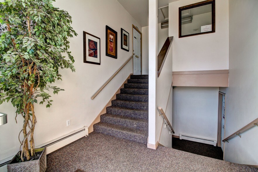 More Photos Of 5025-5039 S Federal Blvd, Englewood Medical For Lease