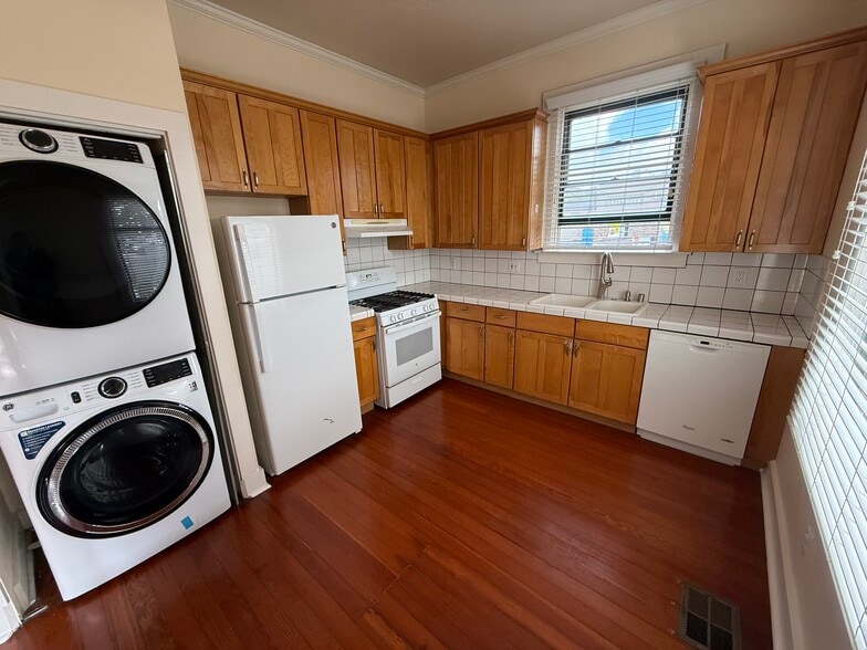 More Photos Of 572 21st St, San Diego Apartments For Sale