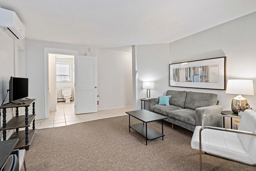 More Photos Of 22 Crescent St, Grand Rapids Apartments For Sale