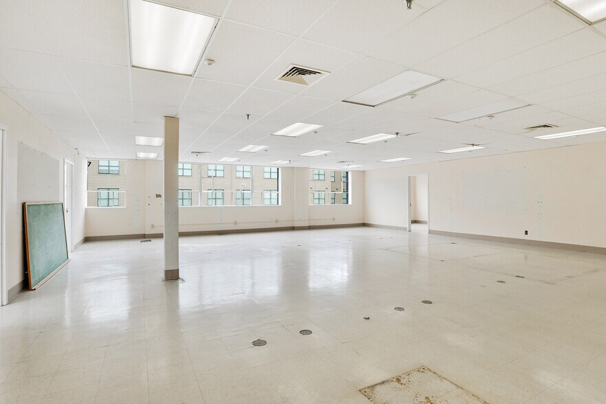 More Photos Of 3300 Gravier St, New Orleans Medical For Sale