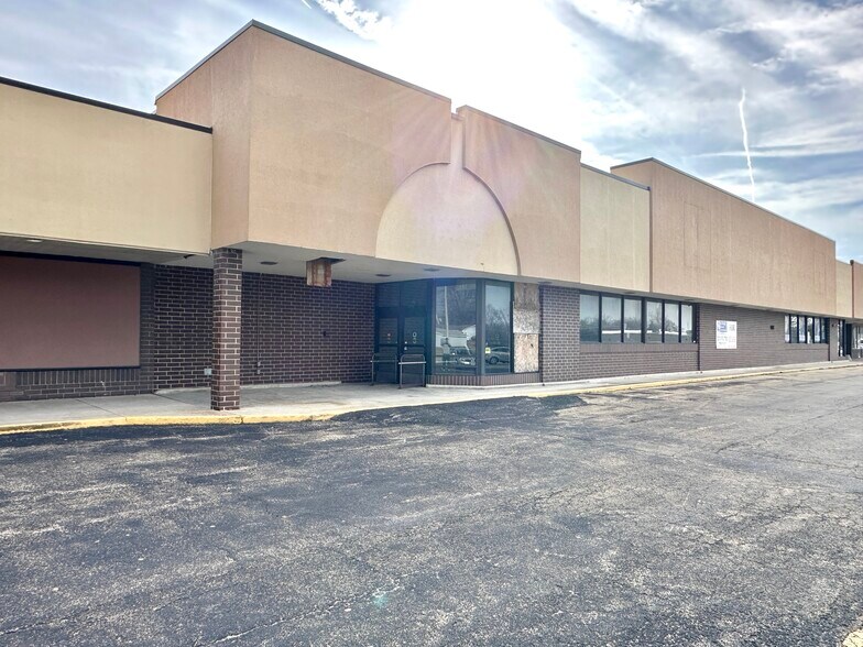 Primary Photo Of 1507 N Bowman, Danville General Retail For Lease