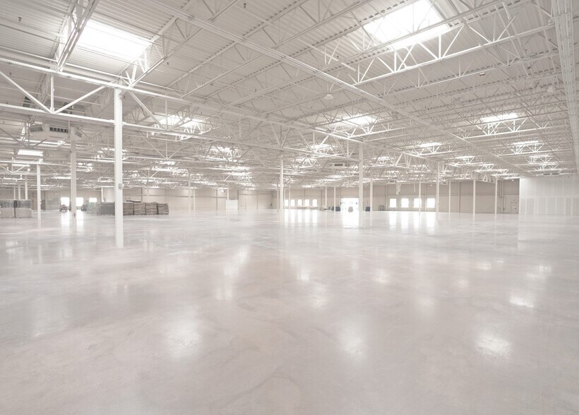 More Photos Of 5638-5772 Transportation Blvd, Garfield Heights Unknown For Lease