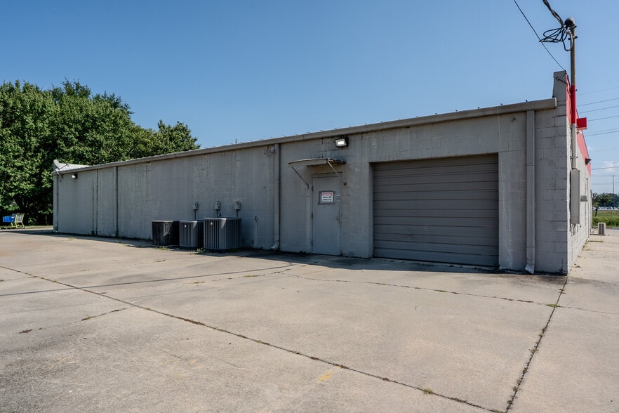 More Photos Of 804 Beltline Rd SW, Decatur Freestanding For Lease