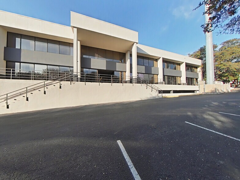 More Photos Of 10401 W IH-10, San Antonio Coworking Space