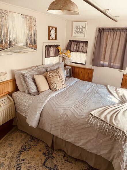 More Photos Of County Road 222, Eureka Springs Hotel For Sale