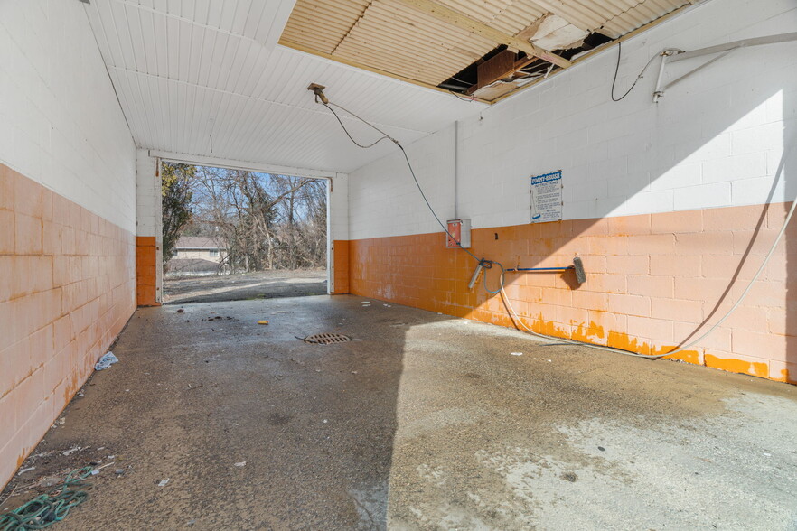 More Photos Of 1620 Keuper Blvd NE, Massillon Carwash For Sale