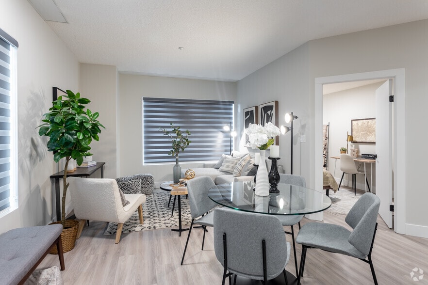 More Photos Of 10015 103 Av NW, Edmonton Apartments For Sale