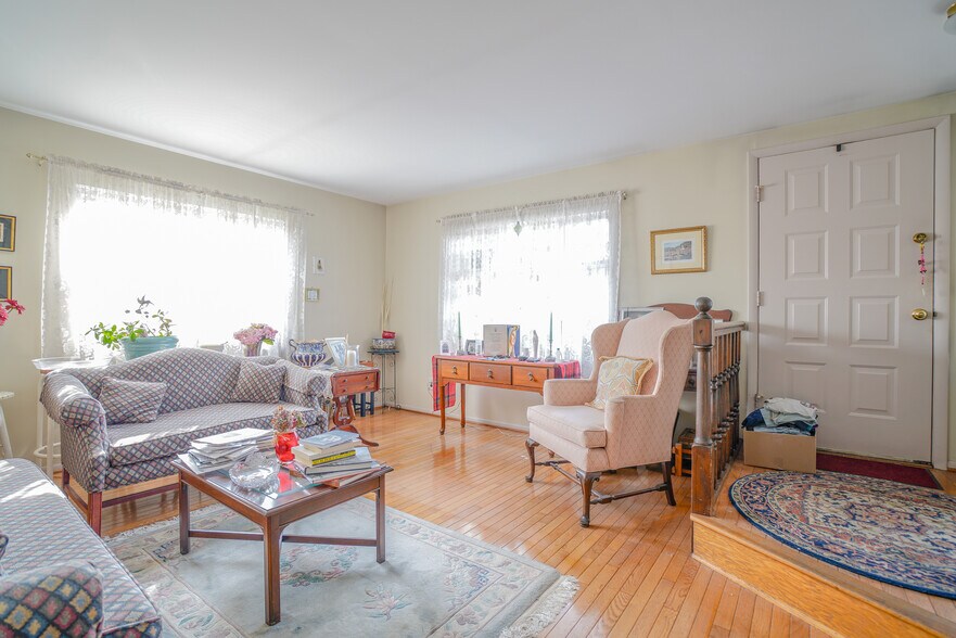 More Photos Of 610 S Cedar Ln, Upper Darby Office Residential For Sale