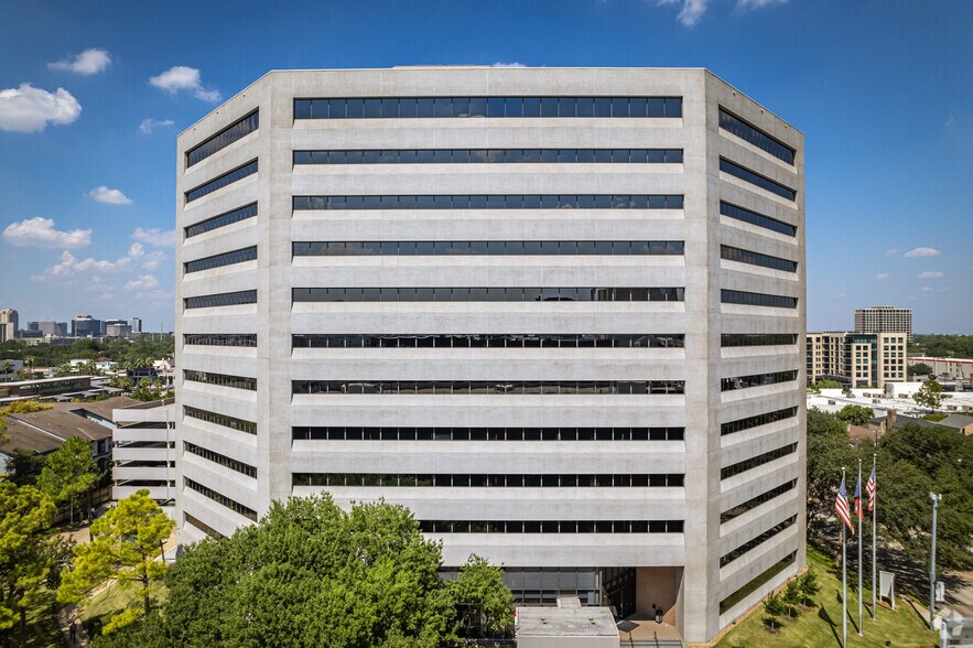 More Photos Of 3900 Essex Ln, Houston Office For Lease