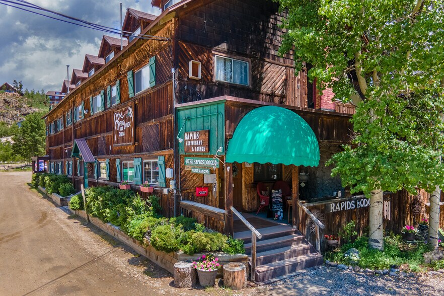 Primary Photo Of 210 Rapids Ln, Grand Lake Restaurant For Sale