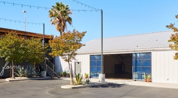 More Photos Of 2435-2449 N Naomi St, Burbank Loft Creative Space For Lease
