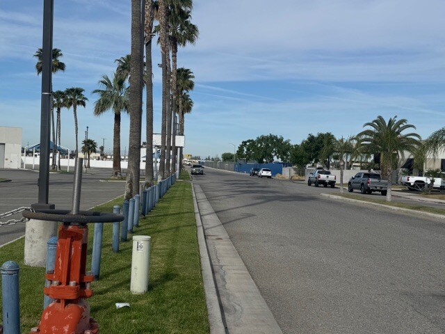 More Photos Of 4625 Wible Rd, Bakersfield Auto Dealership For Lease