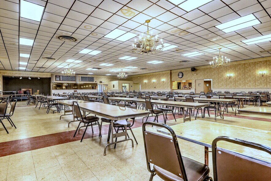 More Photos Of 560 Woodward Ave, New Haven Flex For Sale