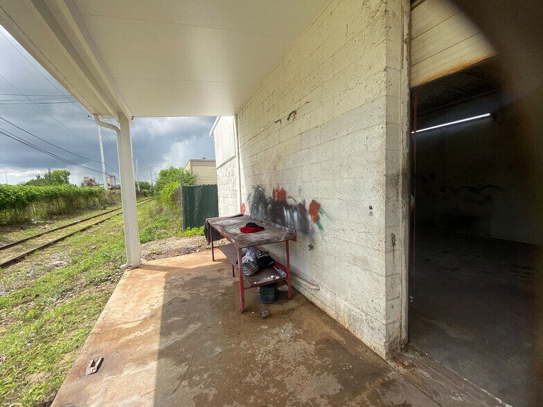 More Photos Of 340 SW 21st Ter, Fort Lauderdale Warehouse For Lease