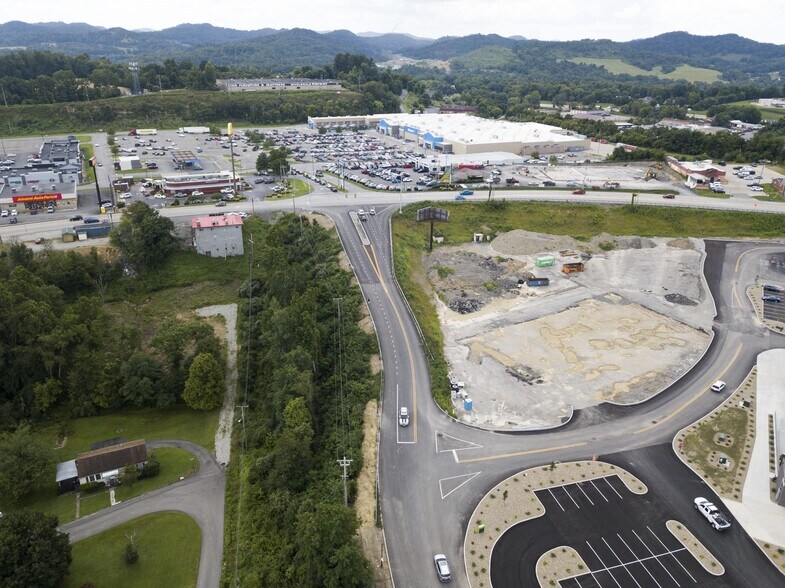 More Photos Of 2600 Middletown Commons, White Hall Coworking Space