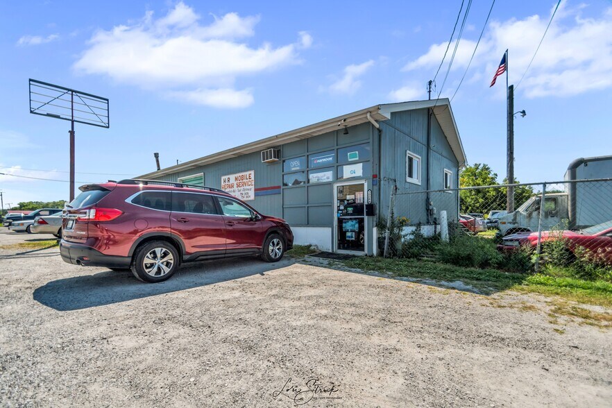 More Photos Of 300 Railroad Ave, Wheeler Auto Repair For Sale