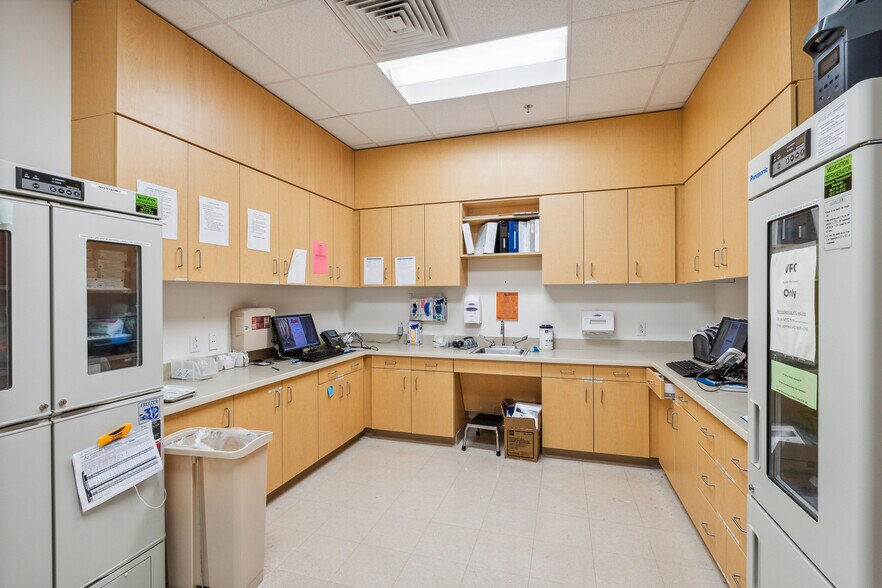 More Photos Of 1676 E Lancaster Ave, Paoli Freestanding For Sale