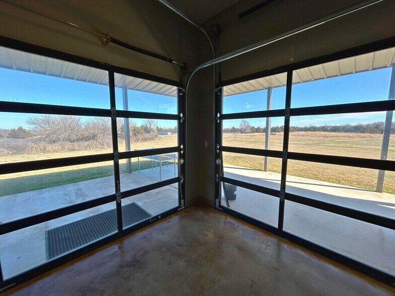 More Photos Of 16730 W Hefner Rd, Yukon Manufacturing For Sale