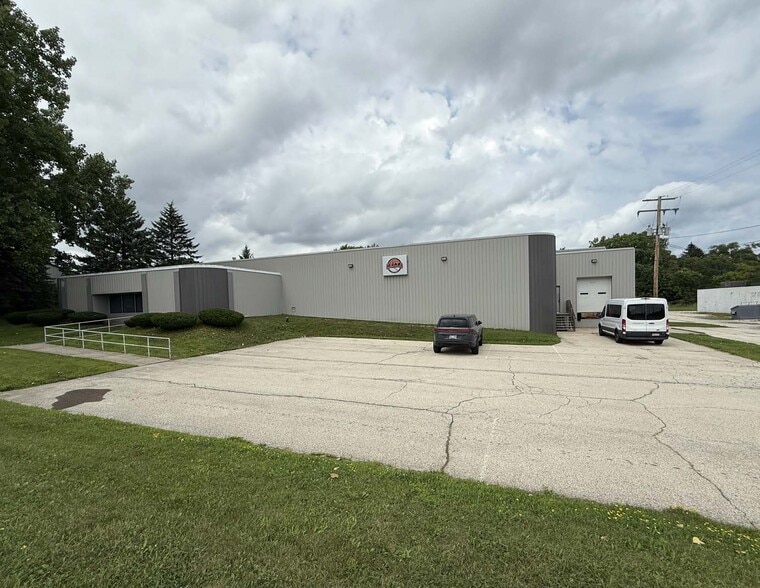 Primary Photo Of 4726 6 Mile Rd, Racine Sports And Entertainment For Sale
