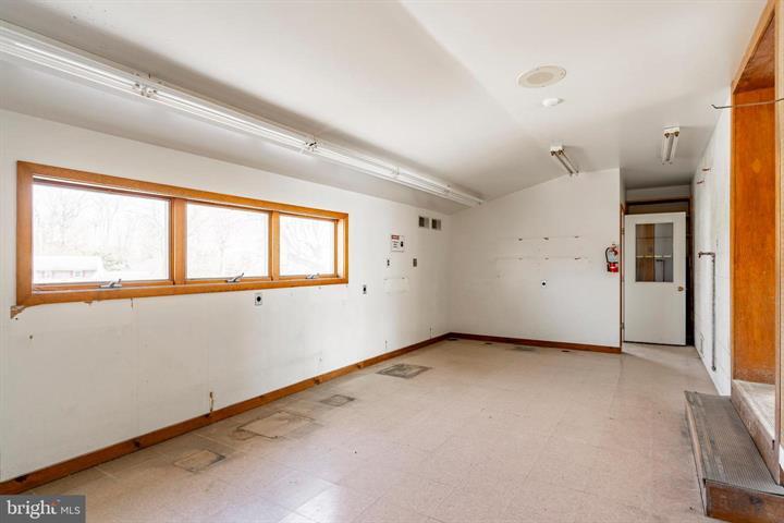 More Photos Of 915 N Hanover St, Elizabethtown Medical For Sale