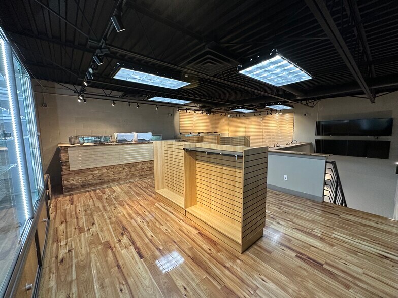 More Photos Of 6901-6955 Broadway, Denver Flex For Sale