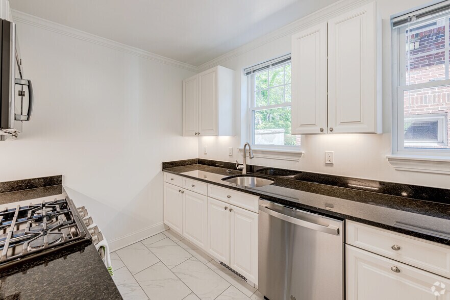 More Photos Of 1223 Beacon St, Brookline Apartments For Lease