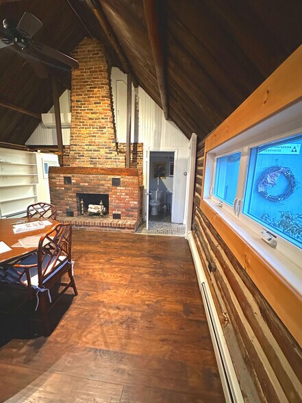 More Photos Of 13 Tremont St, Kingston Office For Sale