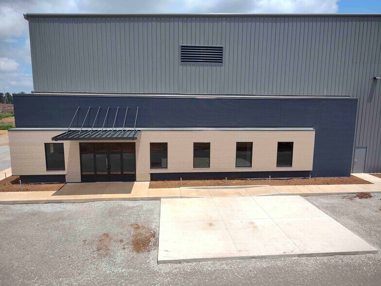 More Photos Of 625 Gerrard Dr, Florence Manufacturing For Sale