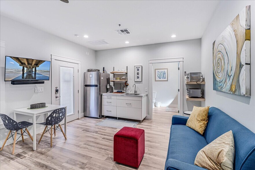 More Photos Of 121 Cut Off Rd, Port Aransas Office Residential For Sale