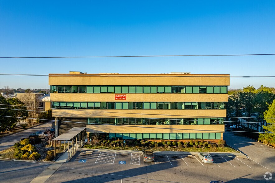 More Photos Of 6584 Poplar Ave, Memphis Medical For Lease