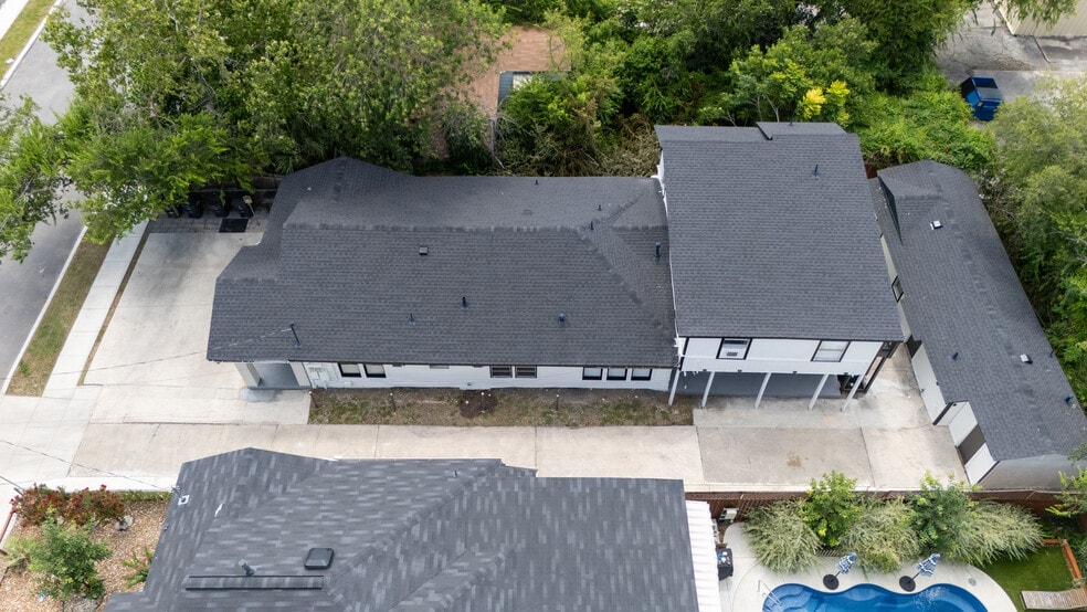 More Photos Of 827 W Rosewood Ave, San Antonio Apartments For Sale