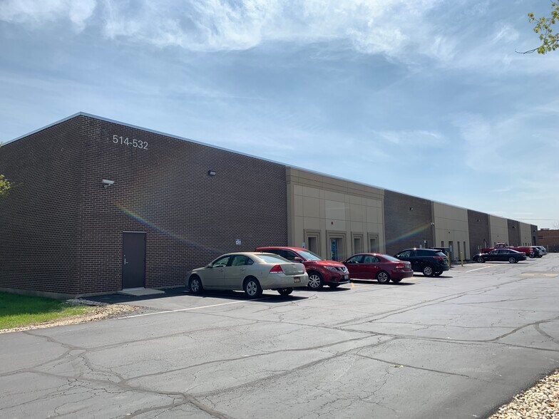 More Photos Of 514-532 S Hicks Rd, Palatine Warehouse For Lease