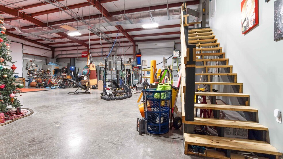 More Photos Of 17629 Cordova Pl, Panama City Beach Industrial For Sale