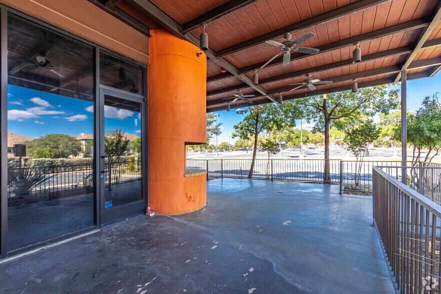 More Photos Of 17660 Henderson Pass, San Antonio Restaurant For Sale
